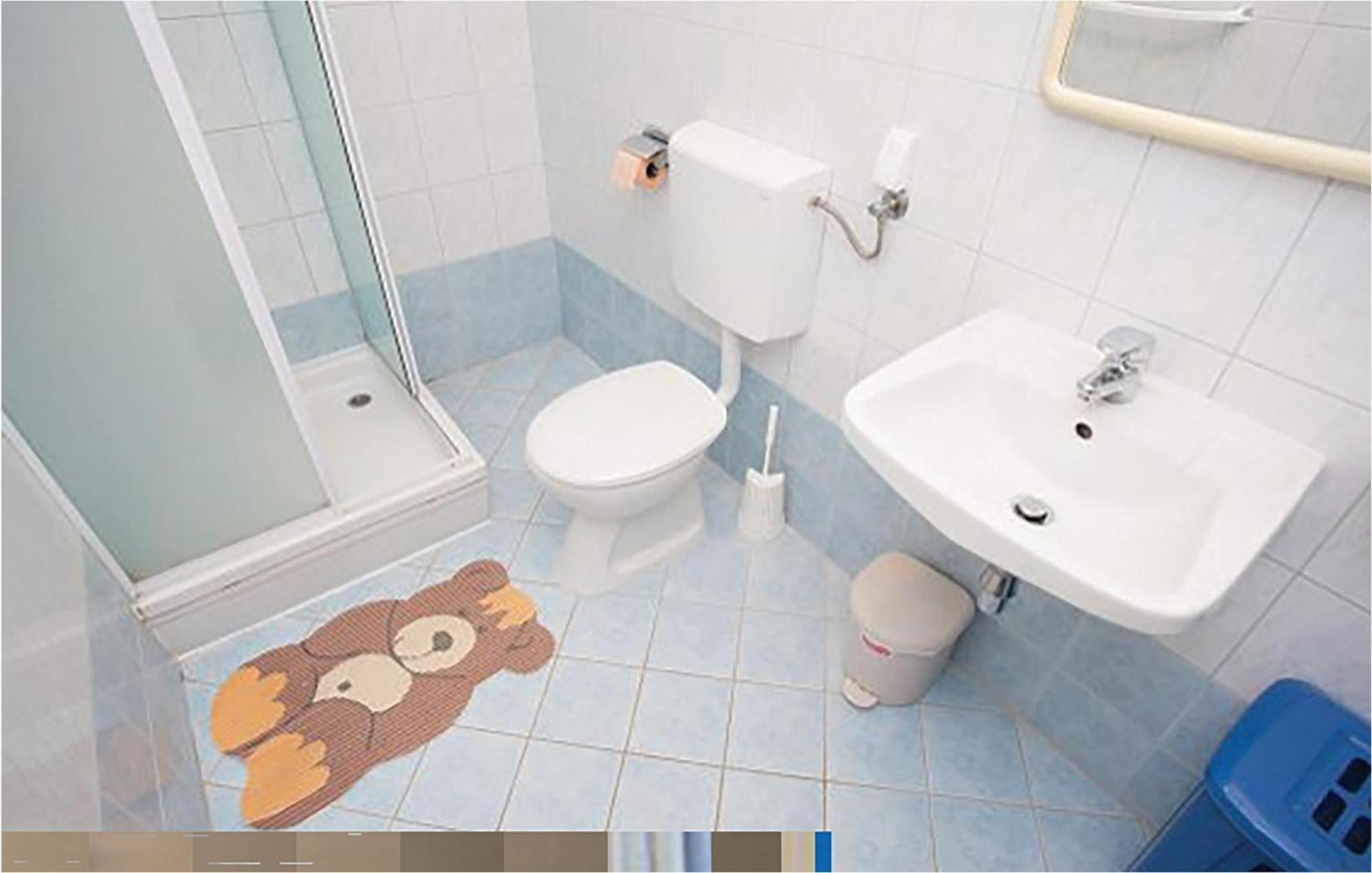 1 Bedroom Beautiful Apartment In Malinska Esterno foto